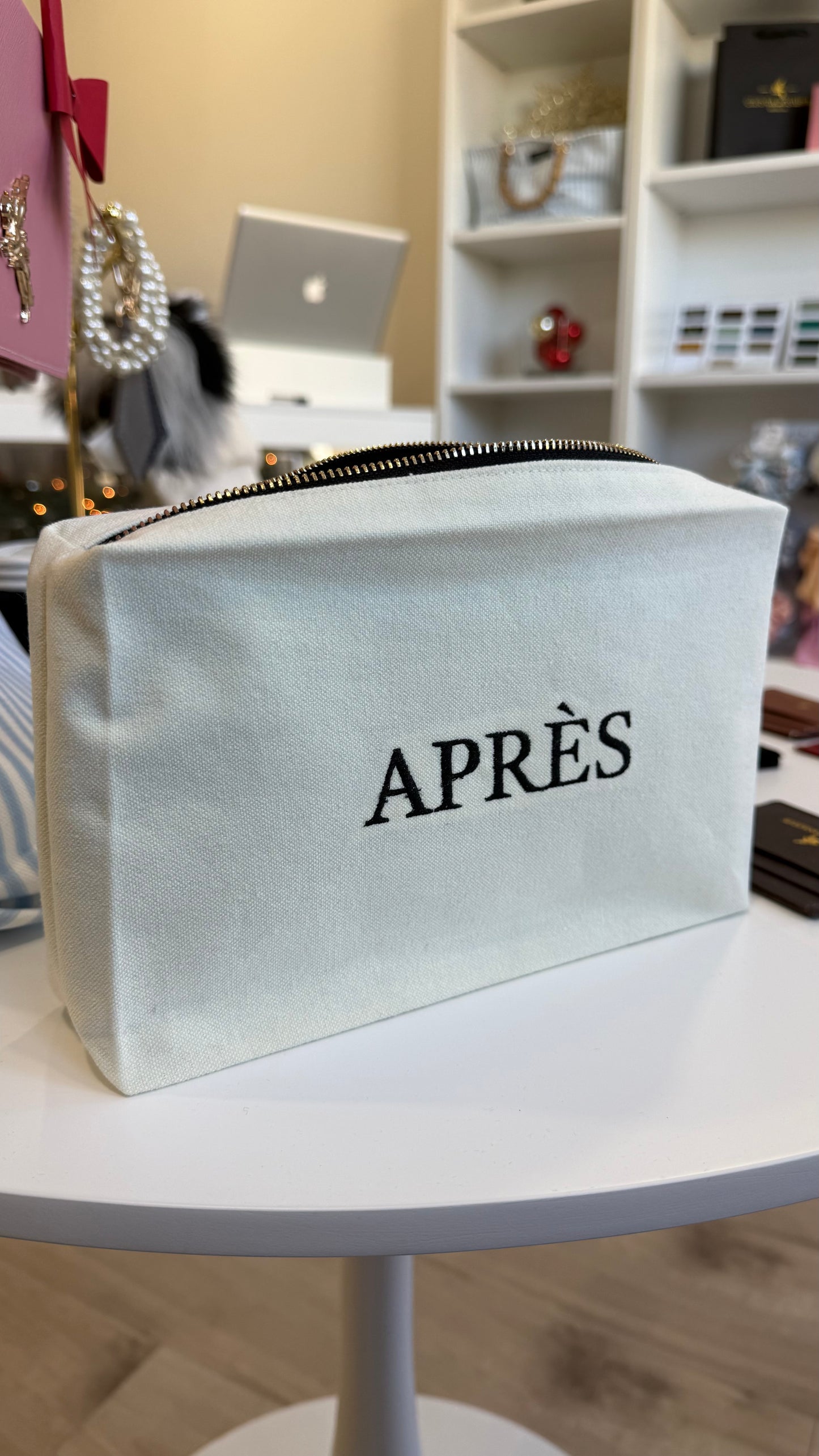Après Ski Toiletry Bag